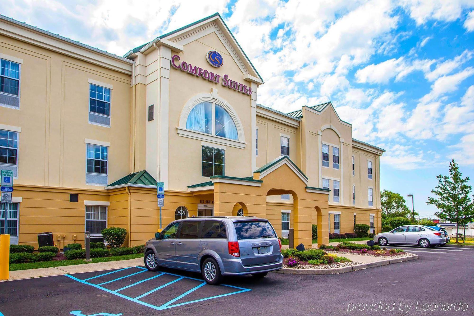 Comfort Suites East Brunswick Exterior foto