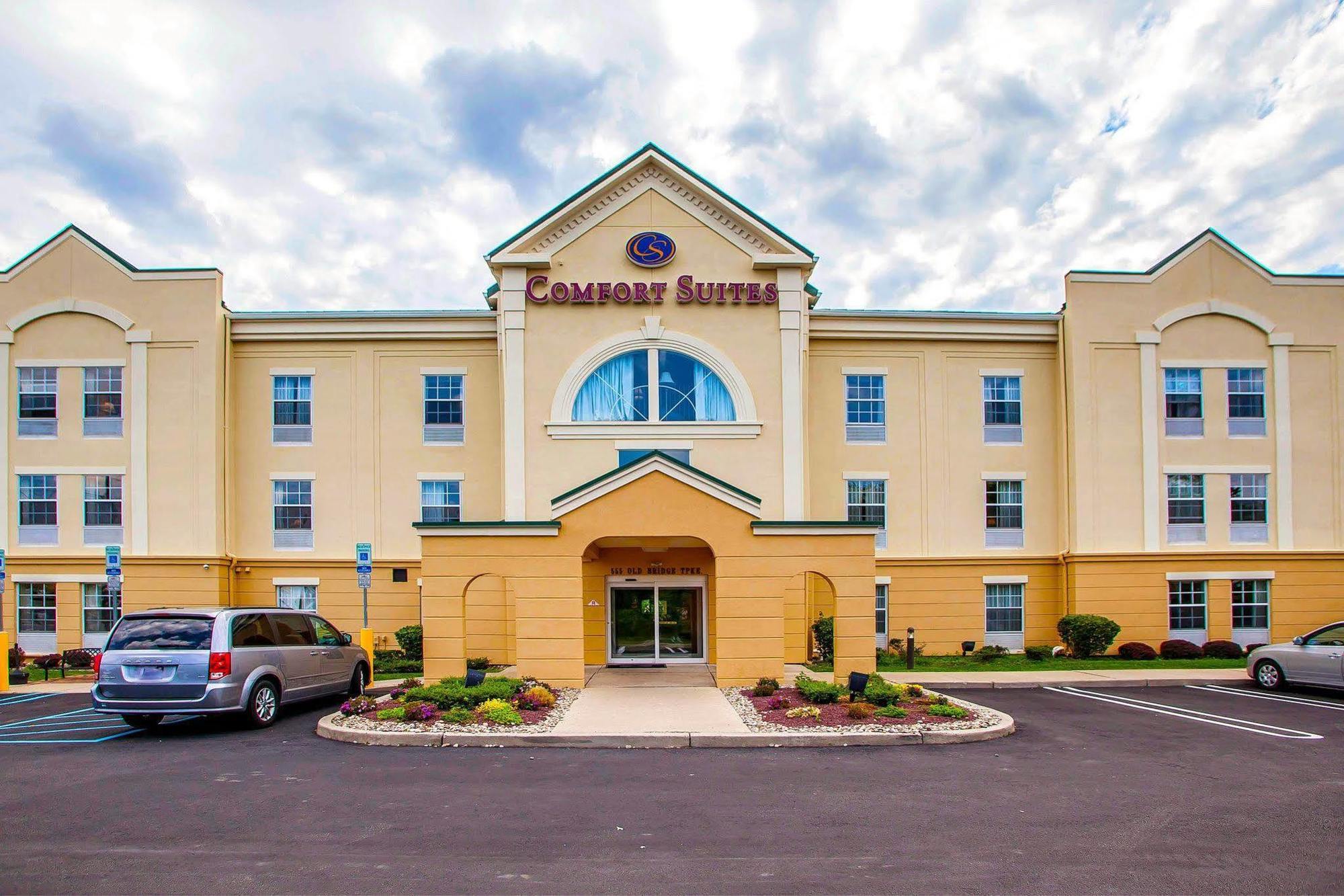 Comfort Suites East Brunswick Exterior foto